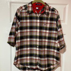 Tommy Hilfiger size 8 women’s checked blouse.   Button front.   100% cotton